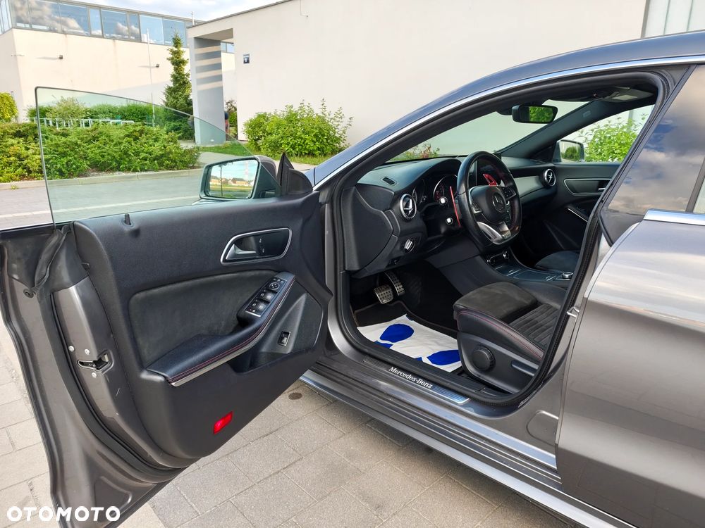 Mercedes-Benz CLA 180 7G-DCT AMG Line - 18