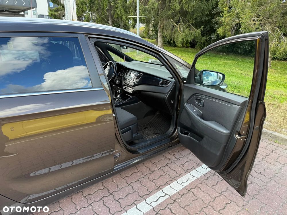 Kia Carens 1.7 CRDi L 7os - 13