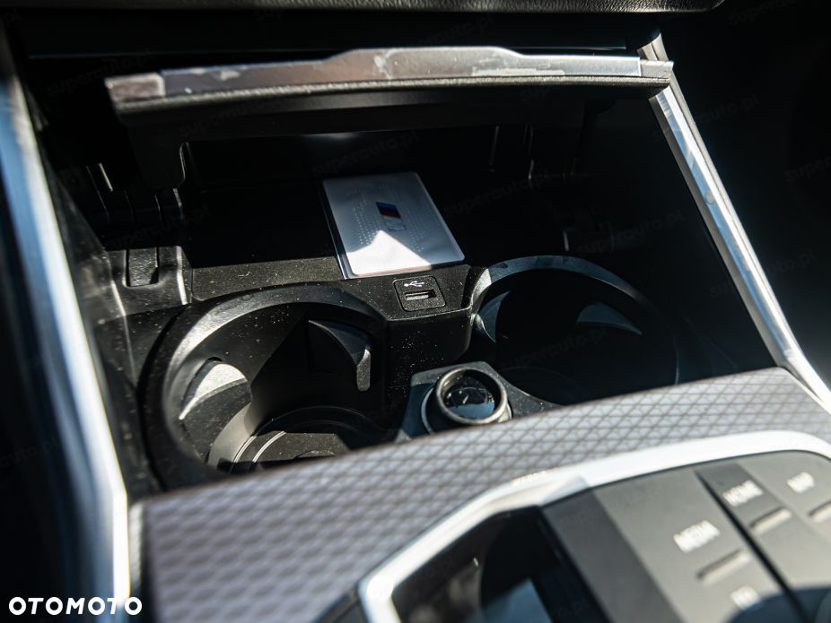 BMW Seria 3 330i xDrive M Sport - 25