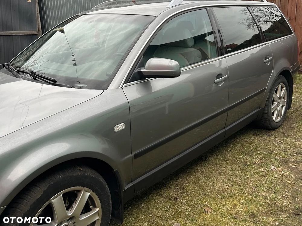 Volkswagen Passat - 2