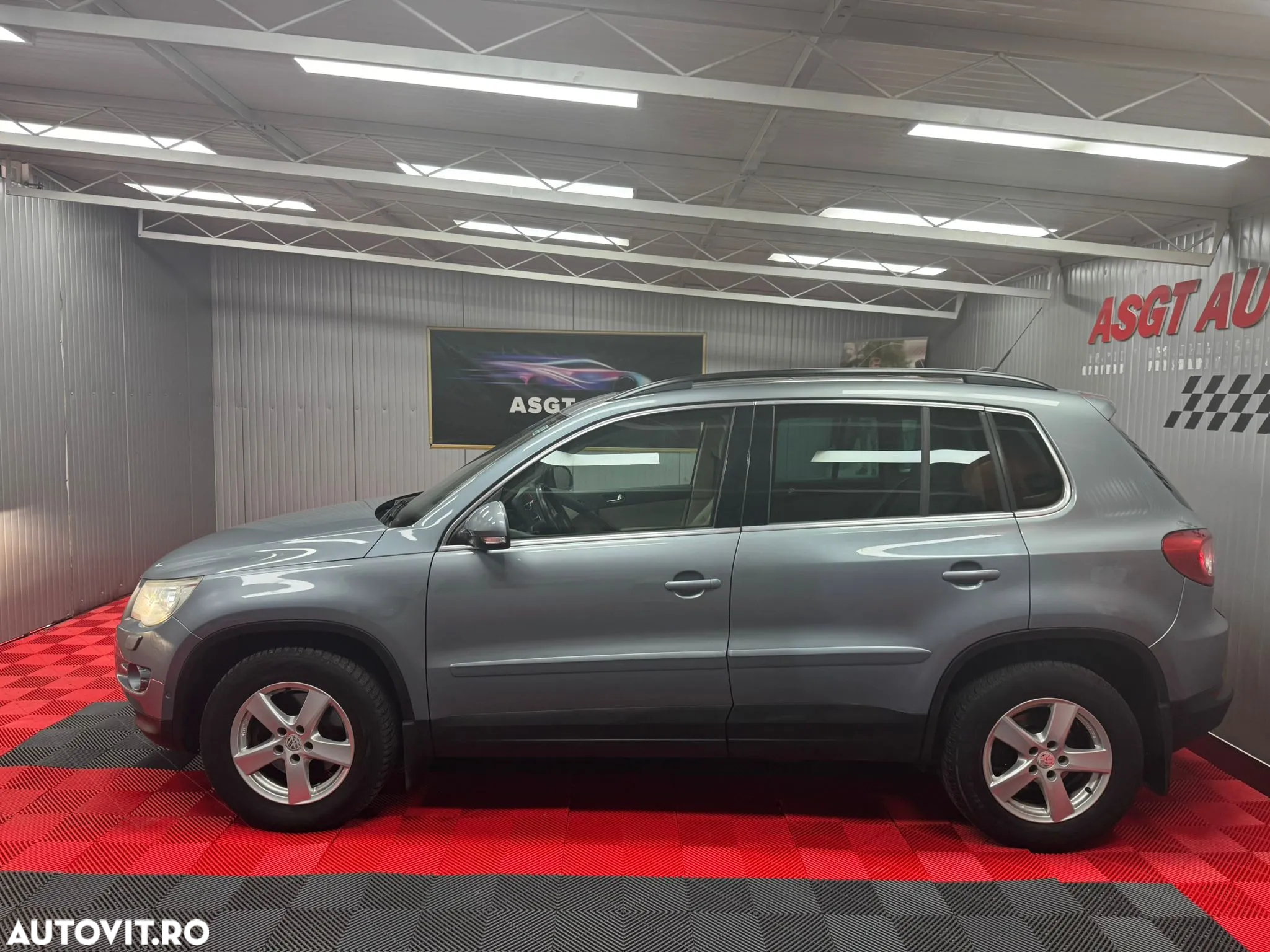 Volkswagen Tiguan - 18