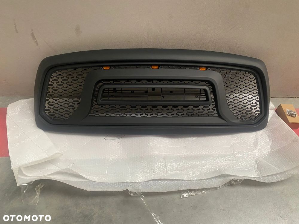Grill Dodge Ram 1500 2006-2008 - 2