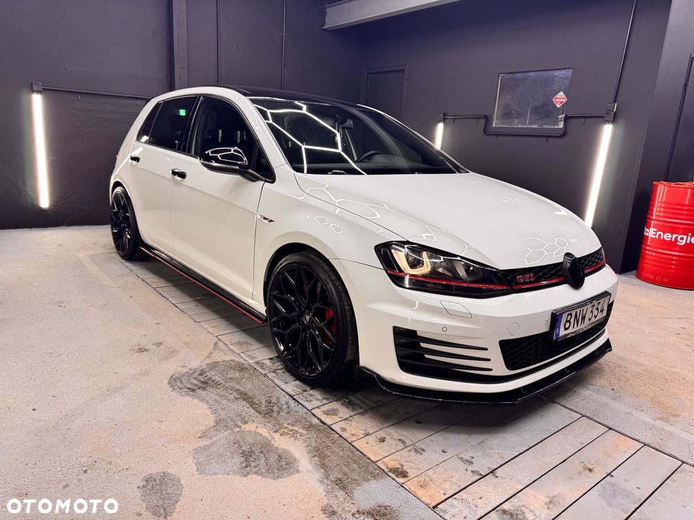 Volkswagen Golf GTI Performance BlueMotion Technology DSG - 1