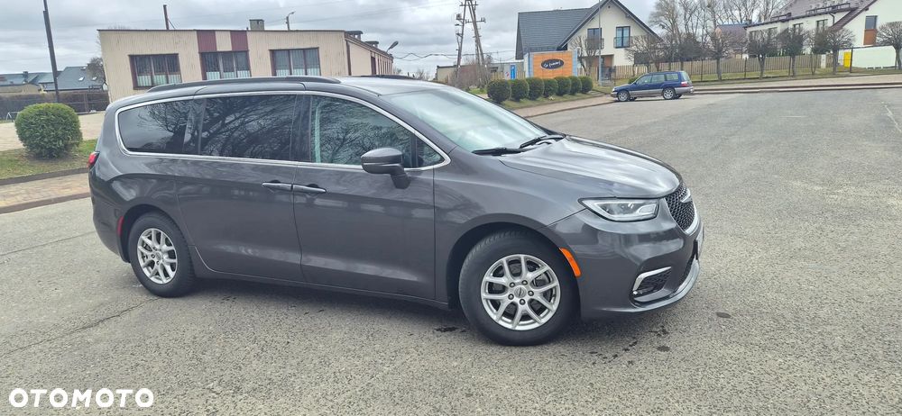 Chrysler Pacifica - 8