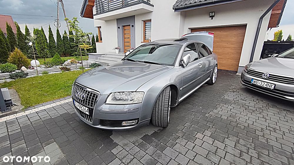 Audi A8 4.2 L Quattro - 20