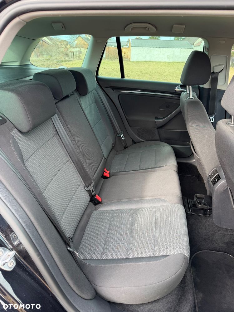 Volkswagen Golf 1.6 TDI DPF Comfortline - 15