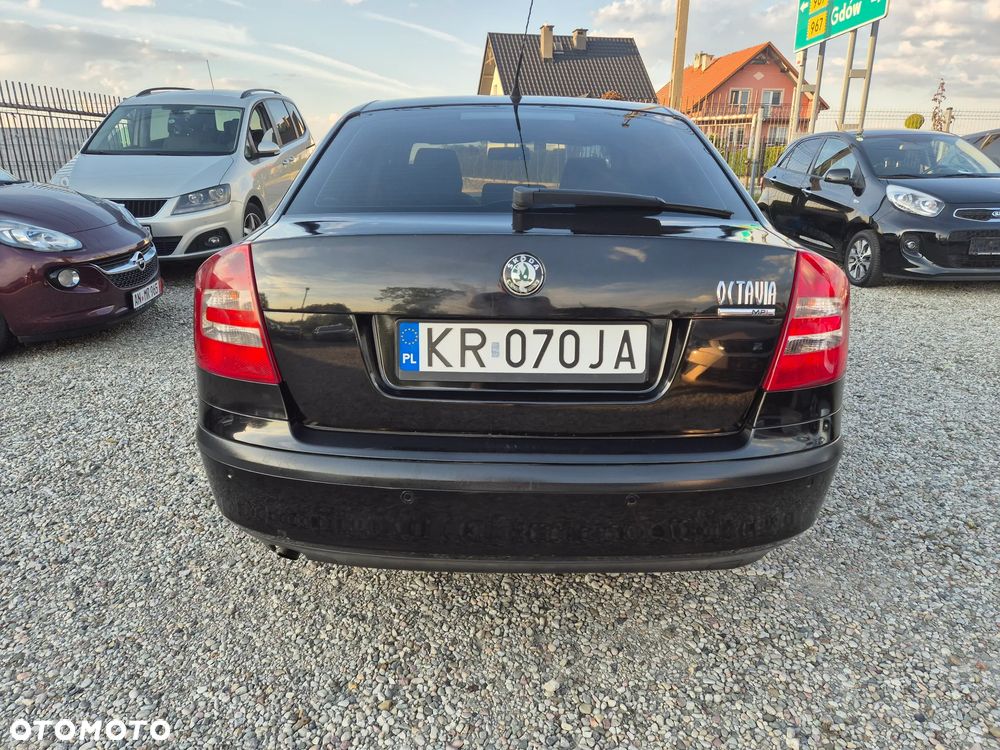 Skoda Octavia 1.6 Ambiente - 5