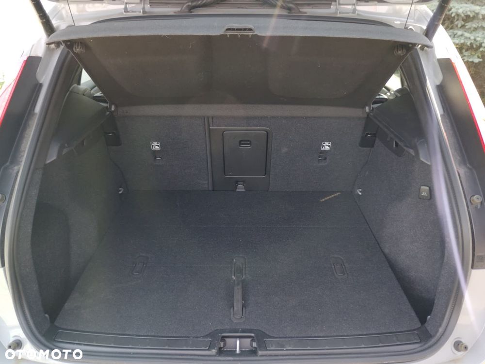 Volvo XC 40 - 32
