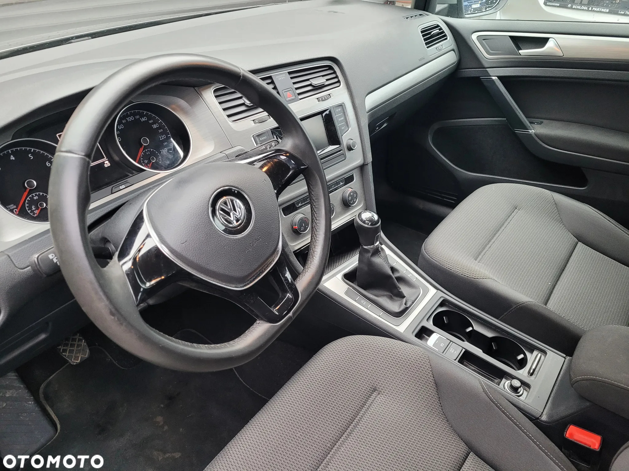 Volkswagen Golf - 16
