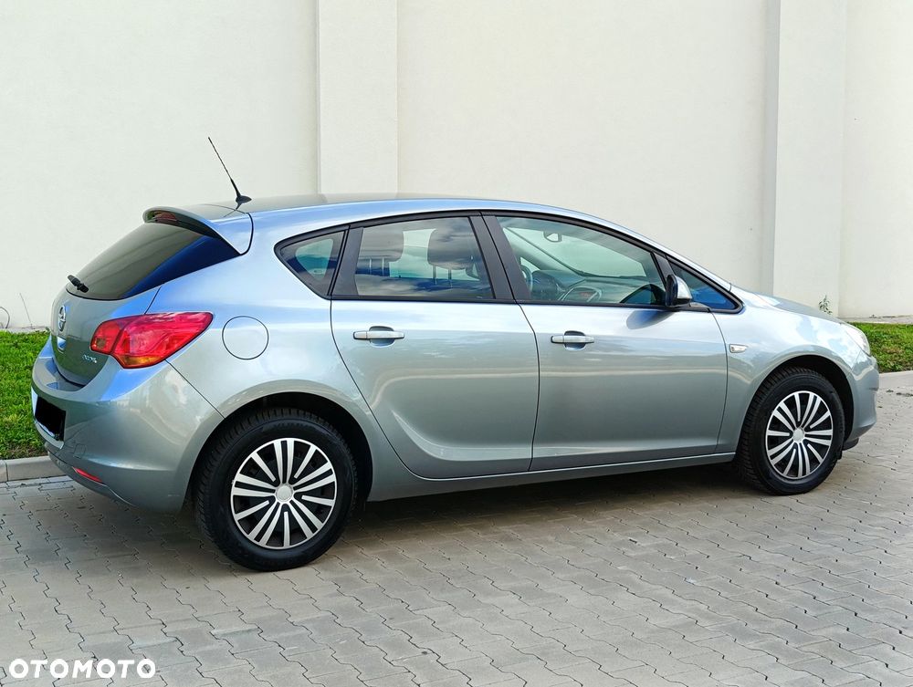 Opel Astra 1.4 EcoFLEX Start/Stop Innovation - 17