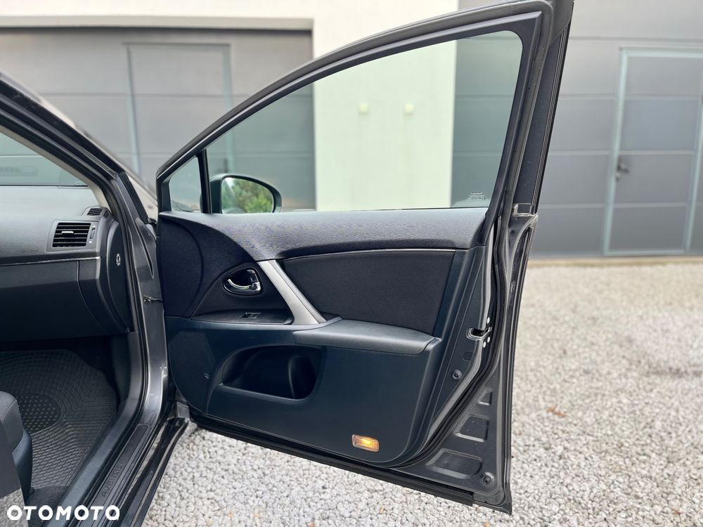 Toyota Avensis 1.8 Premium - 27