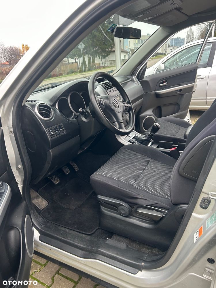 Suzuki Grand Vitara 1.9 DDiS Comfort DPF - 8