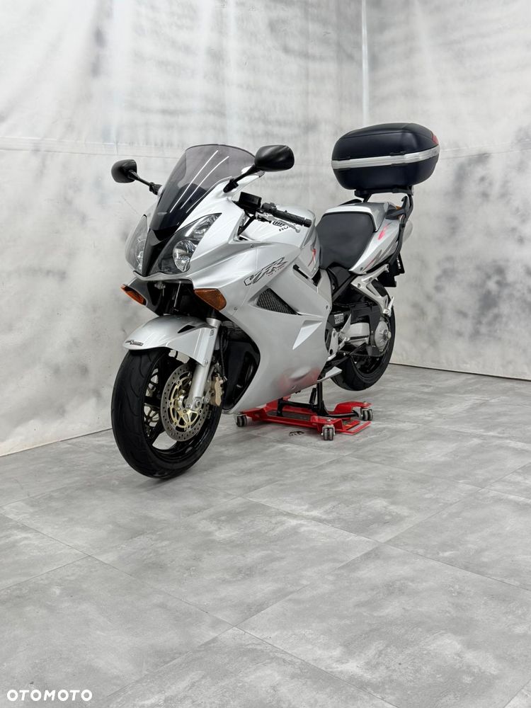 Honda VFR - 22