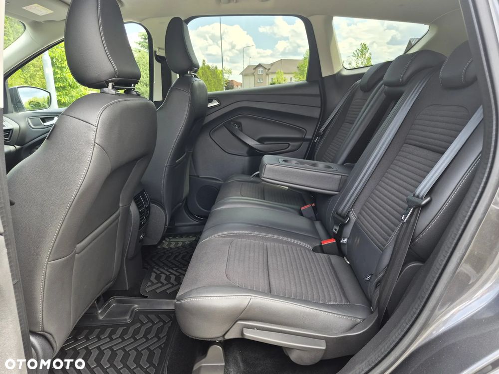 Ford Kuga 1.5 EcoBoost 2x4 Titanium - 8