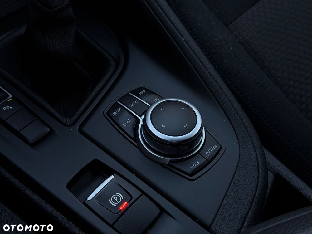 BMW X1 sDrive18d Business Edition - 25