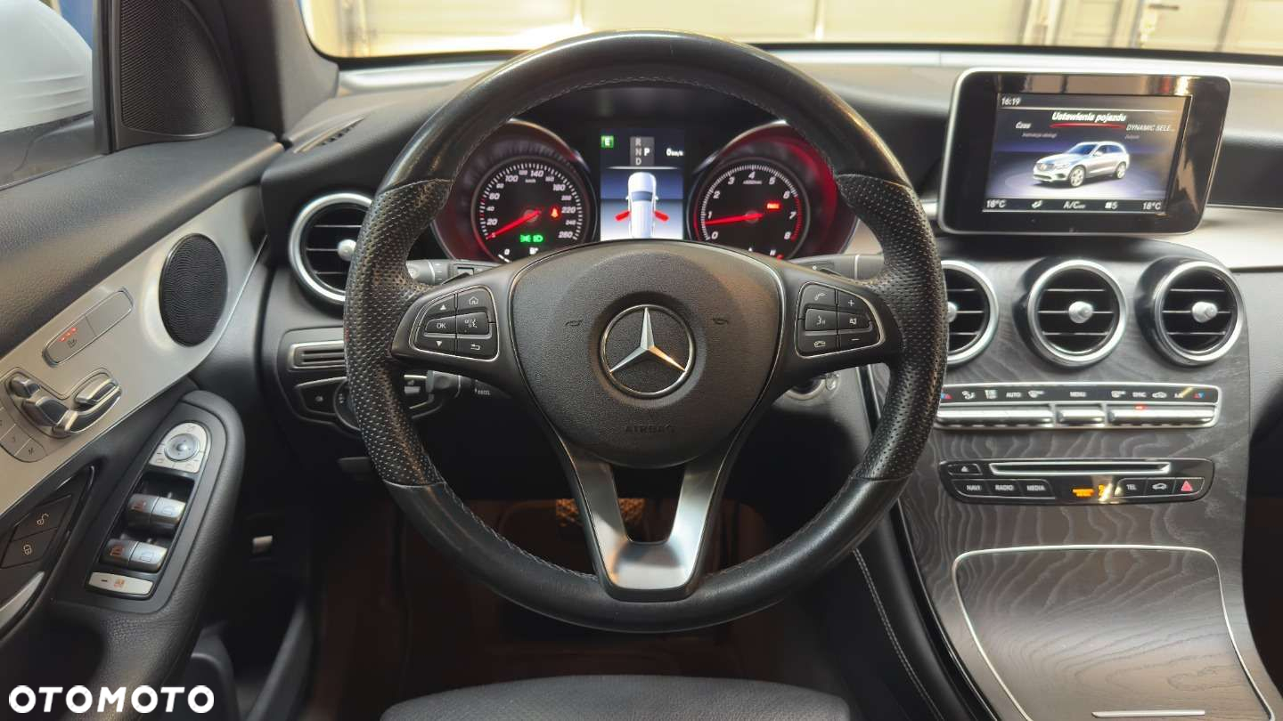 Mercedes-Benz GLC - 25