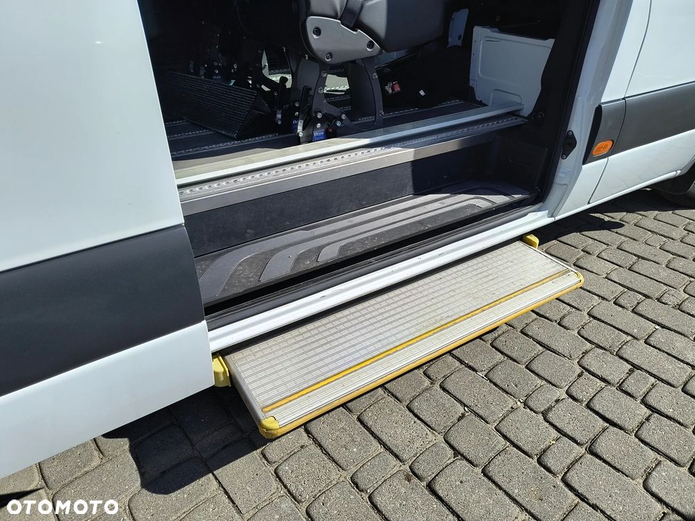 Mercedes-Benz Sprinter - 7