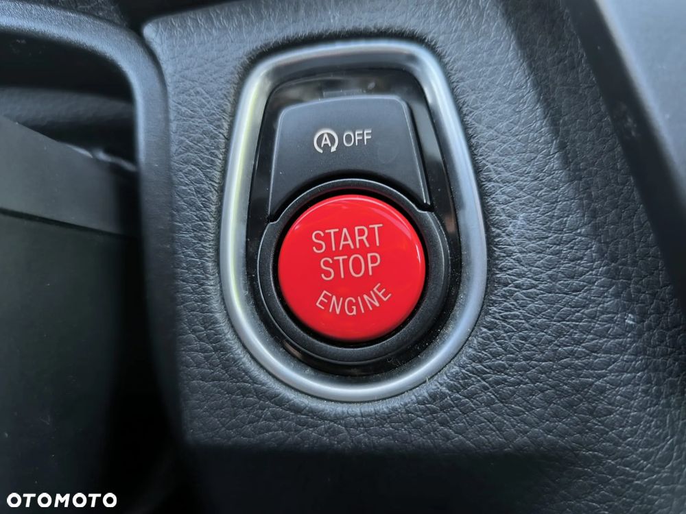 BMW Seria 3 335i xDrive Edition Sport - 34