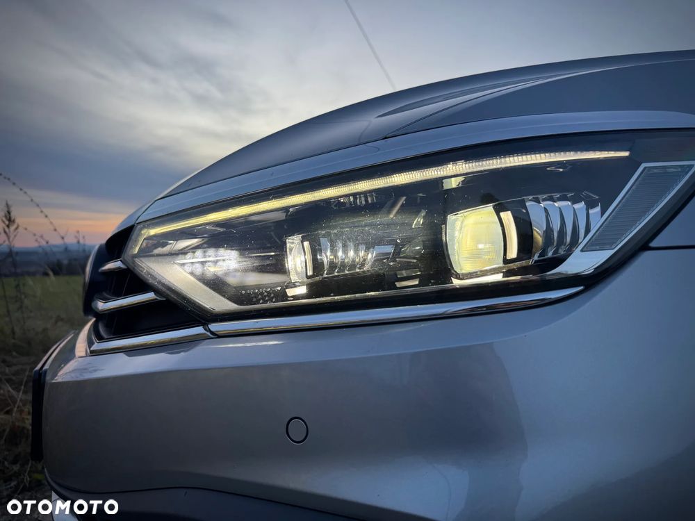 Volkswagen Passat Alltrack - 32