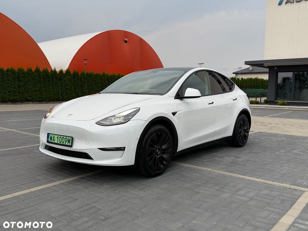 Tesla Model Y - 4