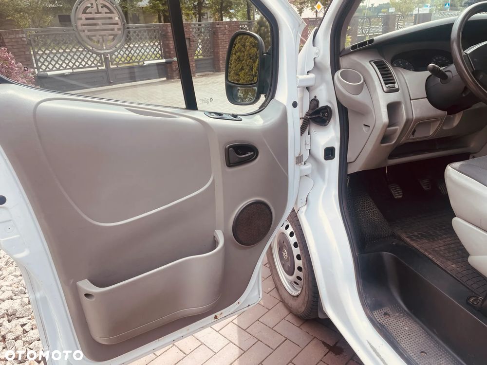 Opel Vivaro - 25