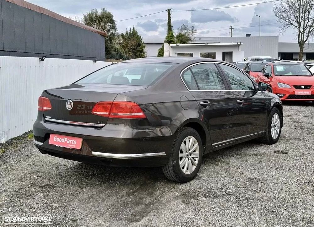 VW Passat 1.6 TDI BlueMotion - 9