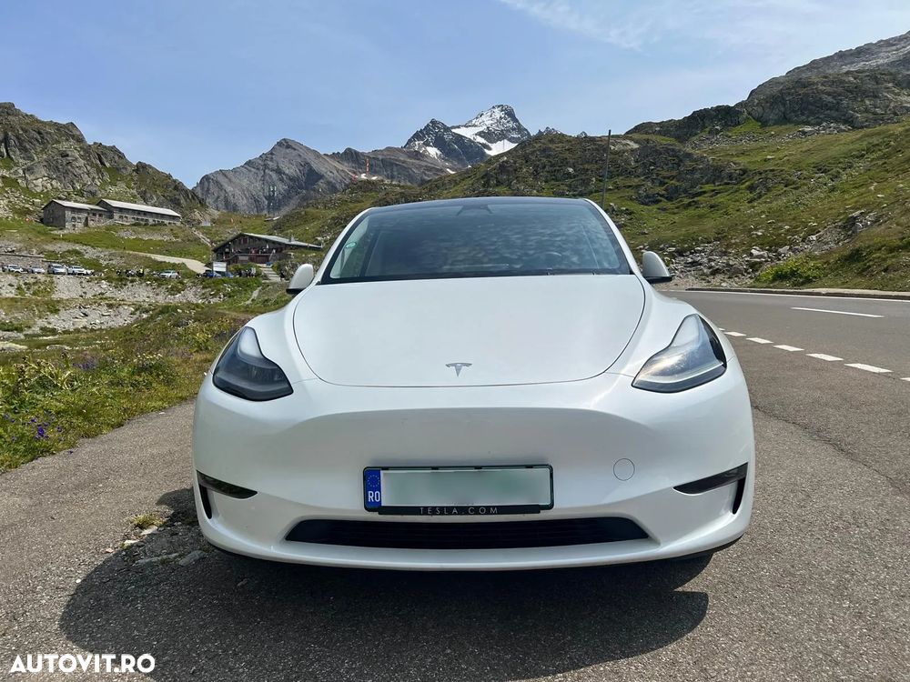 Tesla Model Y Performance Dual Motor AWD - 2