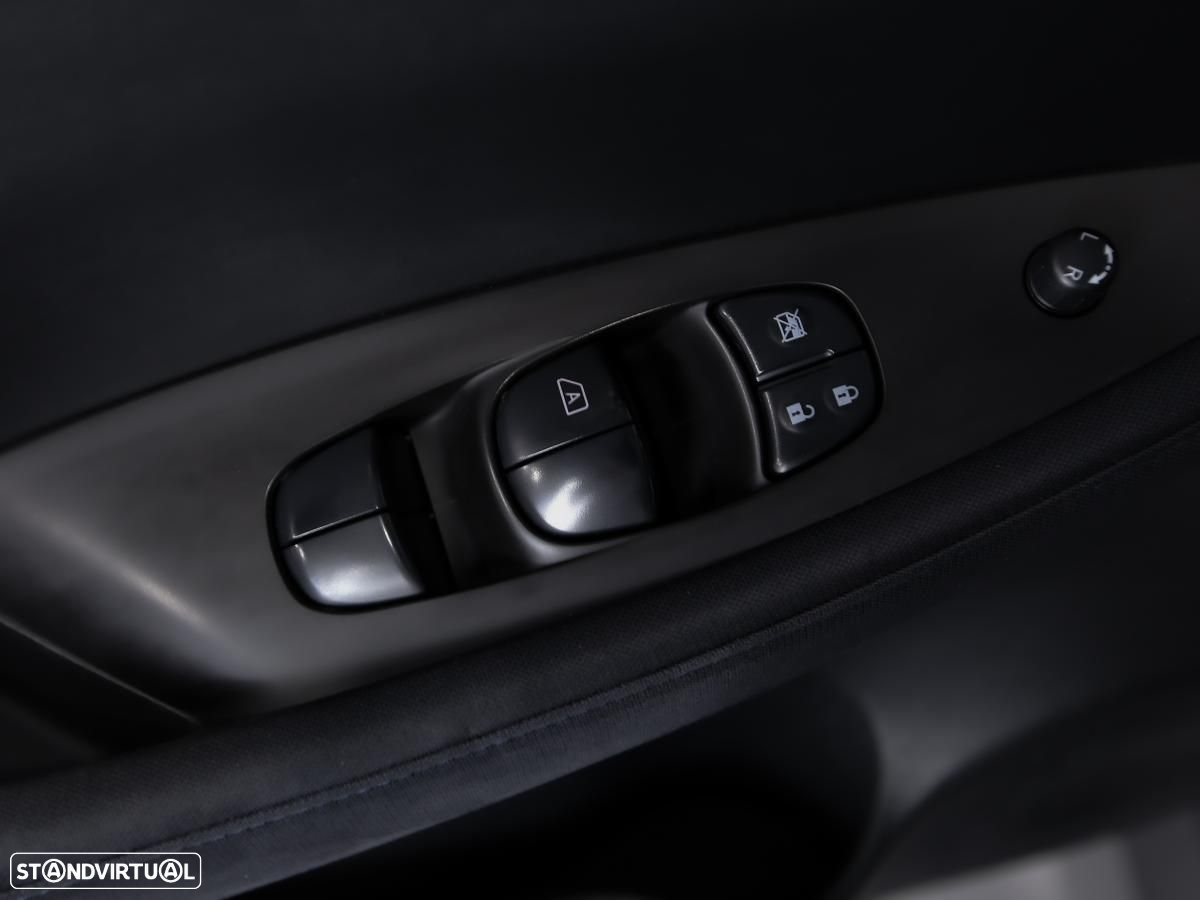 Nissan Leaf - 12
