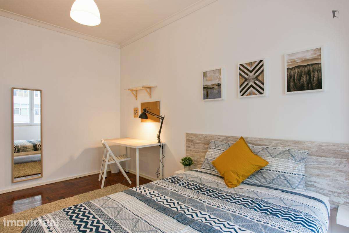 Quarto - localizado em Benfica Lisbon - Grande imagem: 3/57