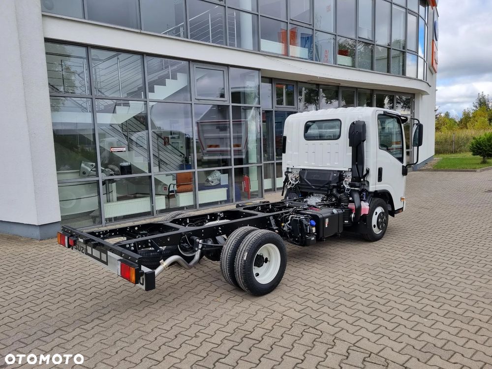 Isuzu M27 - 3