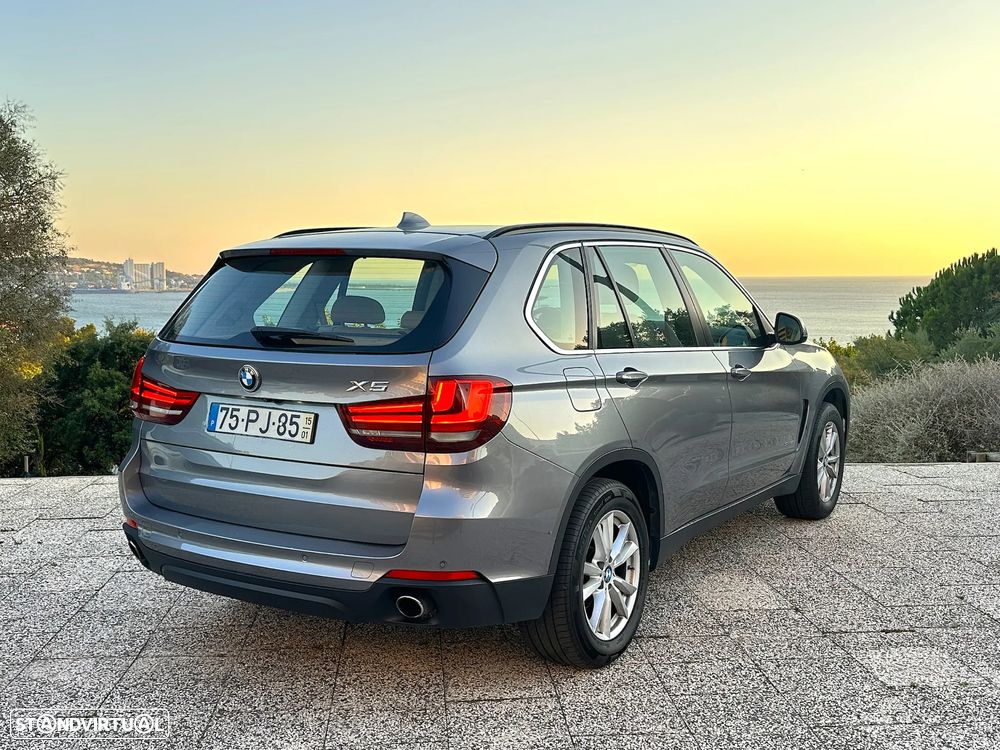 BMW X5 25 d sDrive Comfort 7L - 3