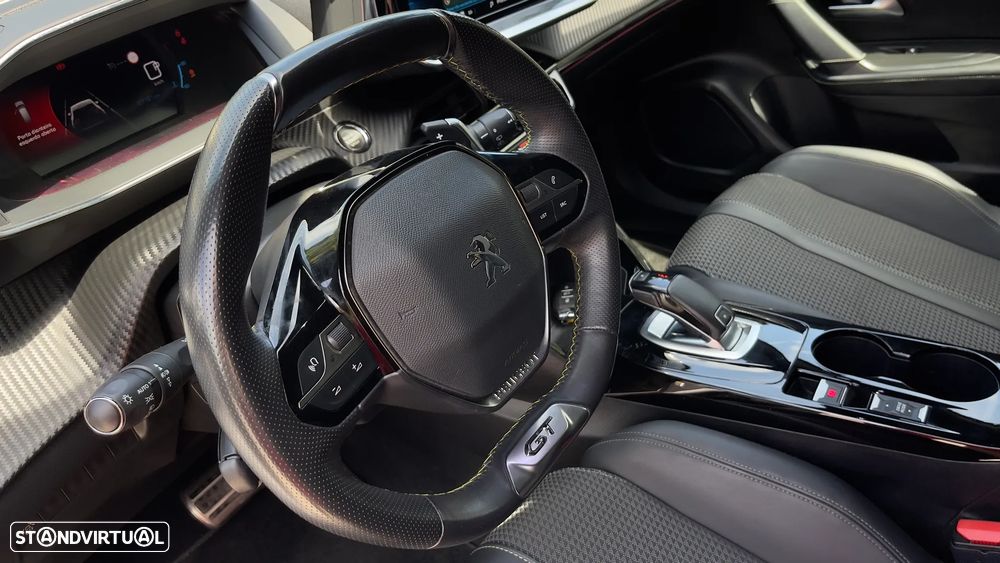 Peugeot 2008 PureTech 130 EAT8 GT - 26