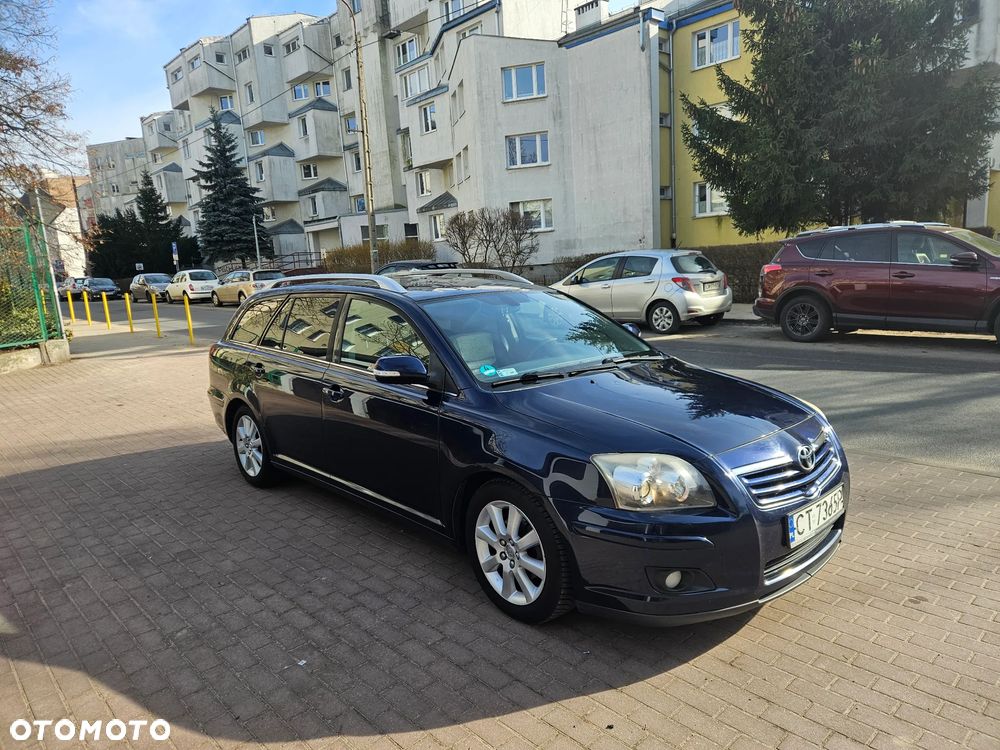 Toyota Avensis 1.8 VVT-i Combi - 1