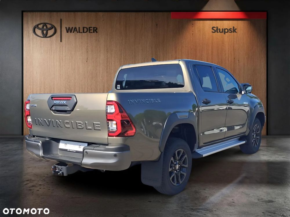 Toyota Hilux 2.8 D-4D Double Cab Invincible 4x4 - 5