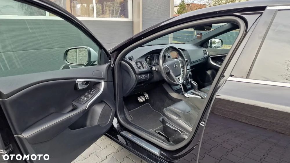 Volvo V40 T3 Geartronic RDesign - 15