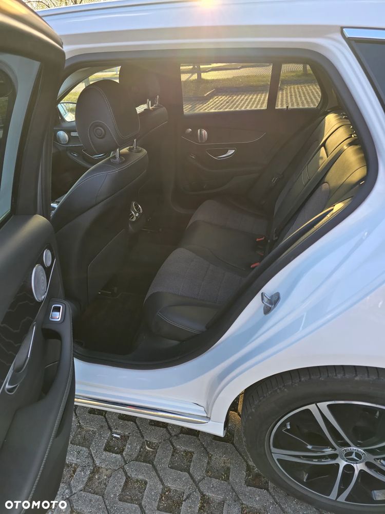 Mercedes-Benz Klasa C 220 d 4MATIC 9G-TRONIC - 9
