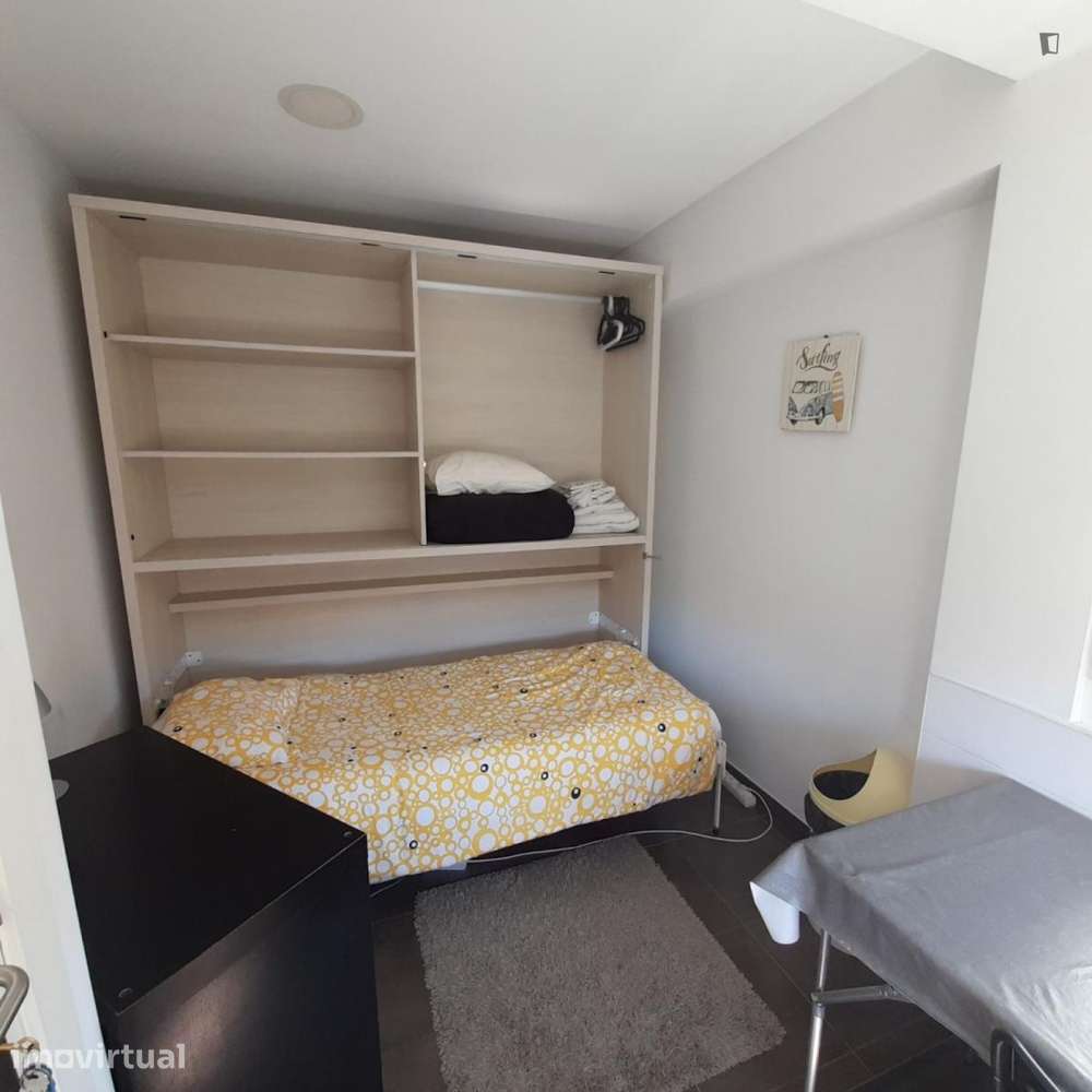 Quarto - localizado em Carnide Lisbon - Grande imagem: 2/22