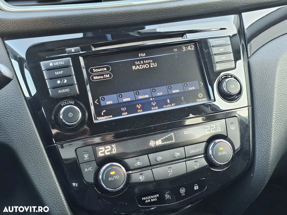 Nissan Qashqai 1.3 DIG-T TEKNA - 17