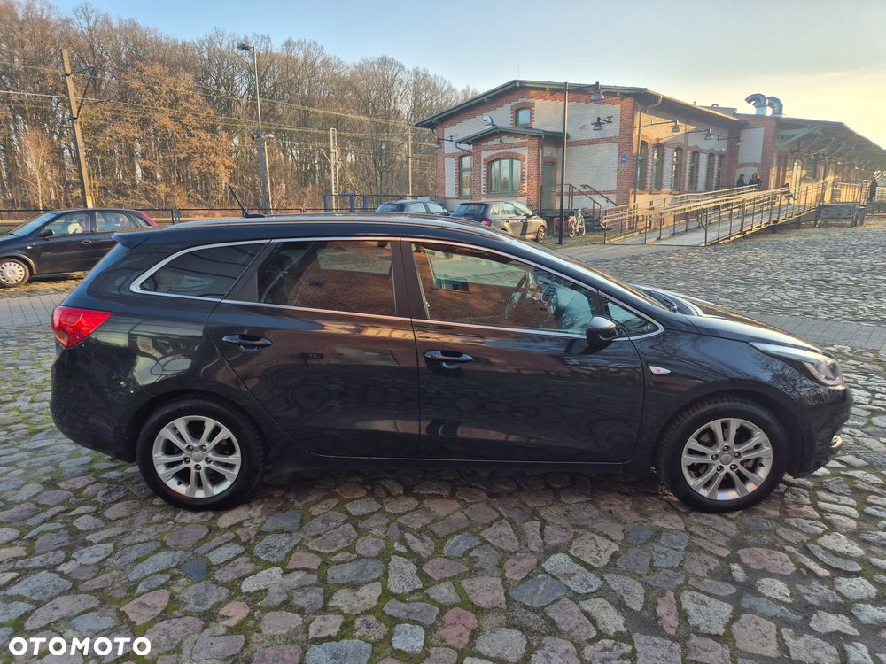 Kia Ceed 1.6 GDI Dream-Team Edition - 11