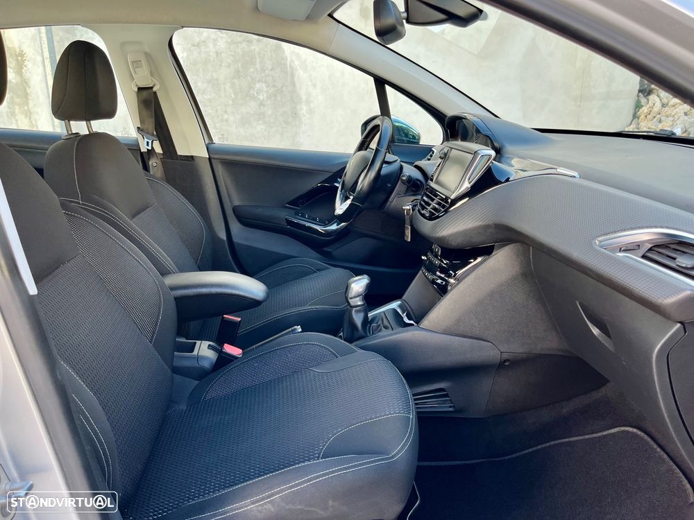 Peugeot 208 1.2 PureTech Allure - 30