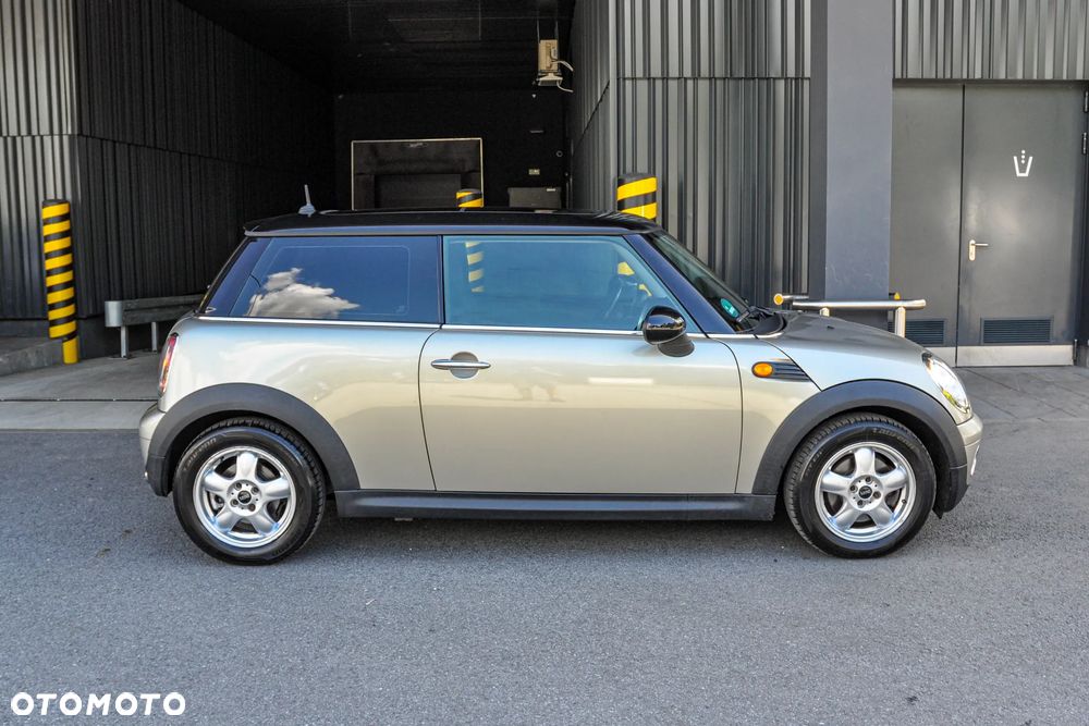 MINI Cooper Standard - 5