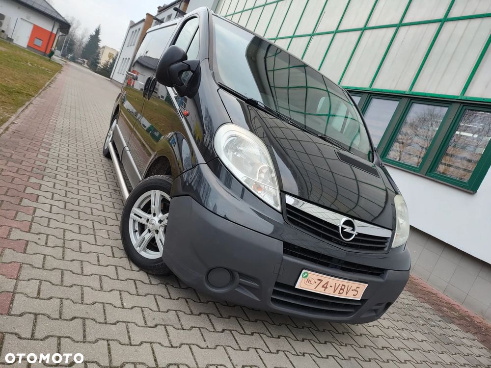 Opel Vivaro - 1