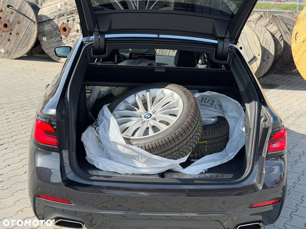 BMW Seria 5 530d M Sport Edition - 8