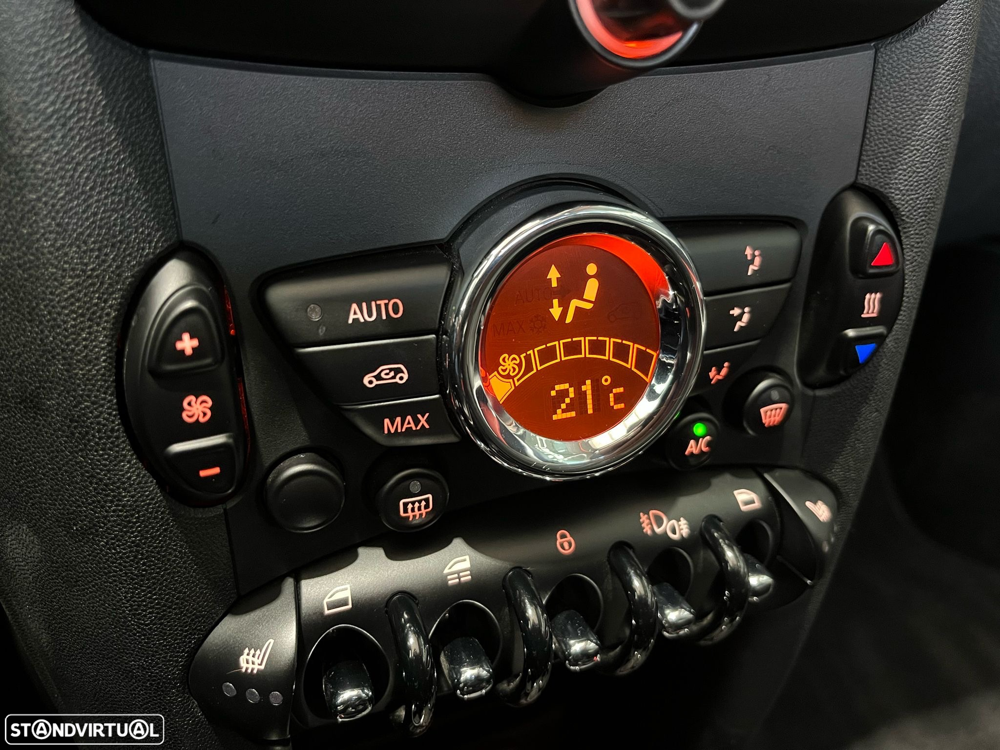 MINI Cabrio John Cooper Works - 33