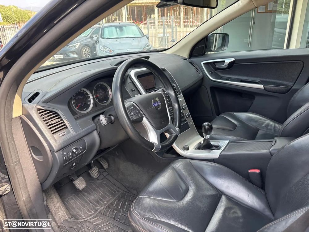 Volvo XC 60 2.4 D Drive Momentum - 4