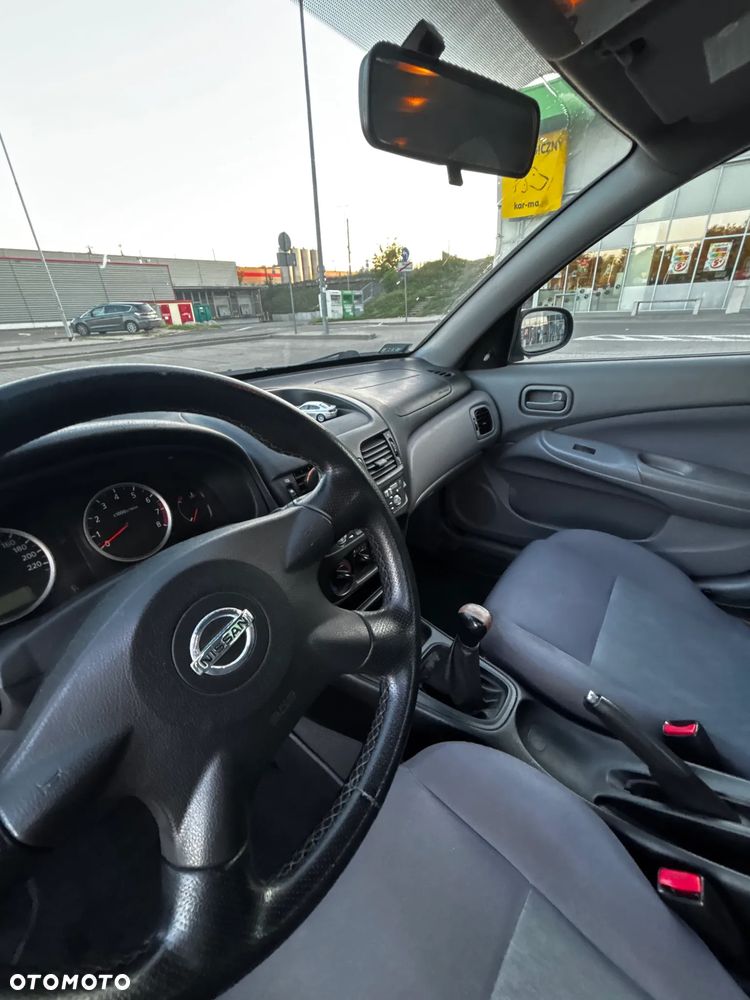 Nissan Almera 1.5 Base - 15