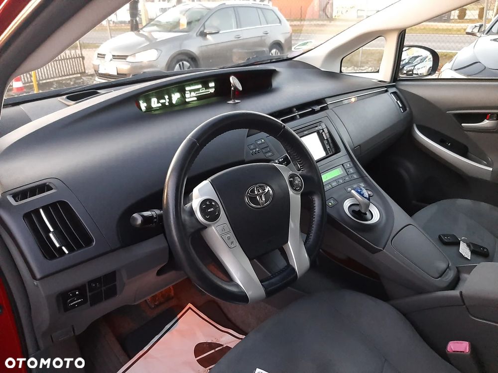 Toyota Prius (Hybrid) Executive - 23