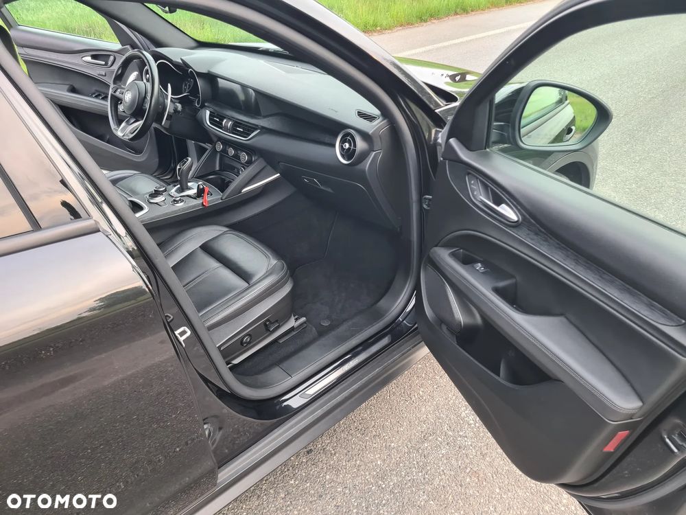 Alfa Romeo Stelvio 2.0 Turbo 16V AT8-Q4 Veloce - 18