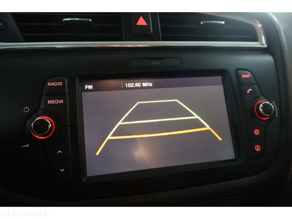 Kia Ceed - 9