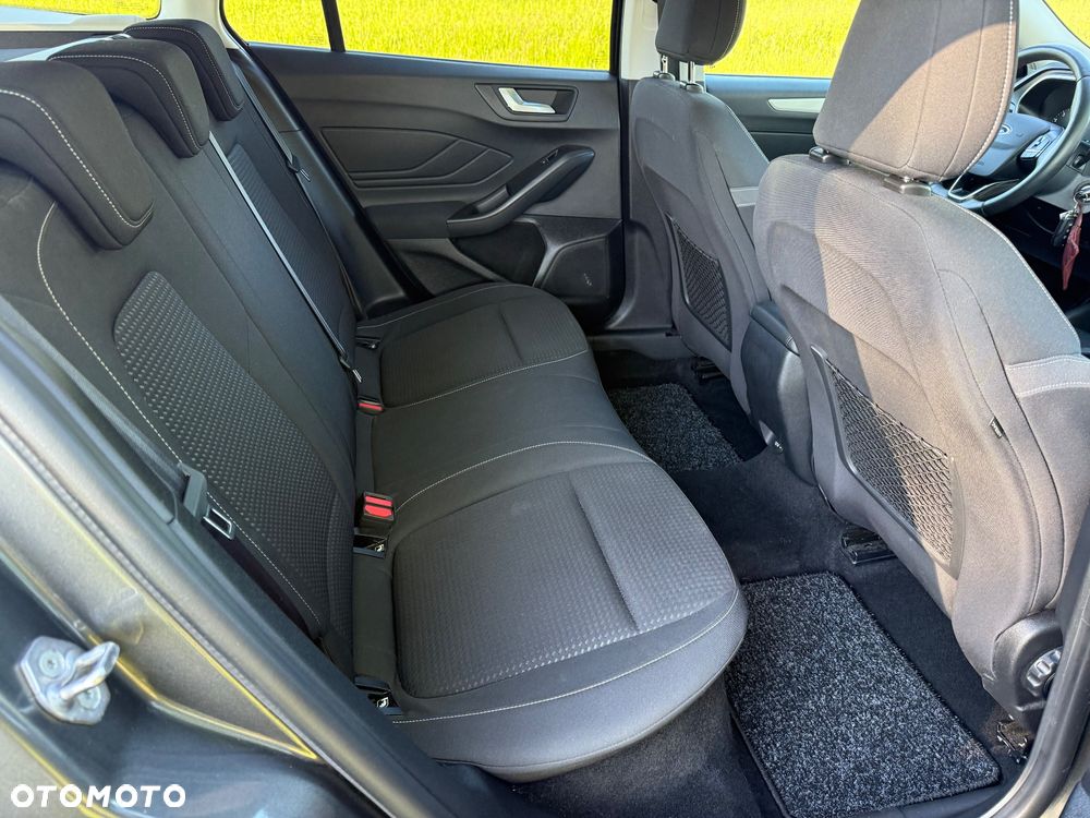 Ford Focus 1.0 EcoBoost Titanium - 25